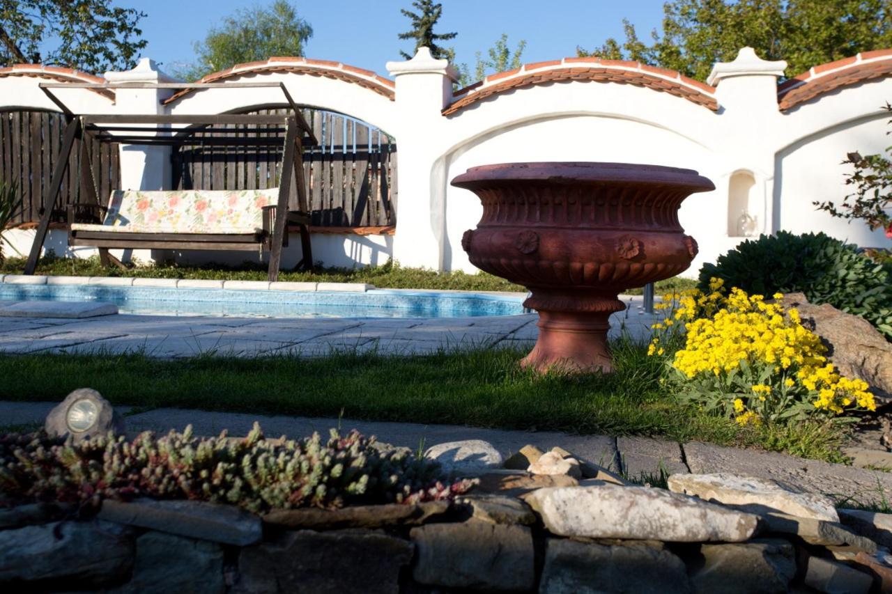 Lichtenstein Lva Apartman Breclav ภายนอก รูปภาพ